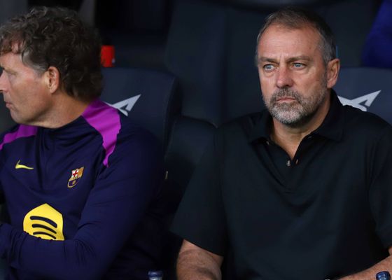Flick calienta el Clásico del Bernabéu: El Barça alegará su expulsión y Competición podría entrar de oficio por sus cortes de manga