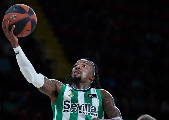 78-83: Jones y el juego interior dan la victoria al Valencia sobre el Betis