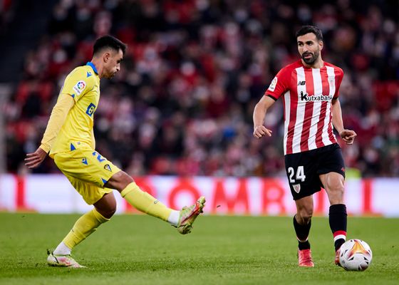 El Athletic despide con honores a Balenziaga tras anunciar su adiós al fútbol