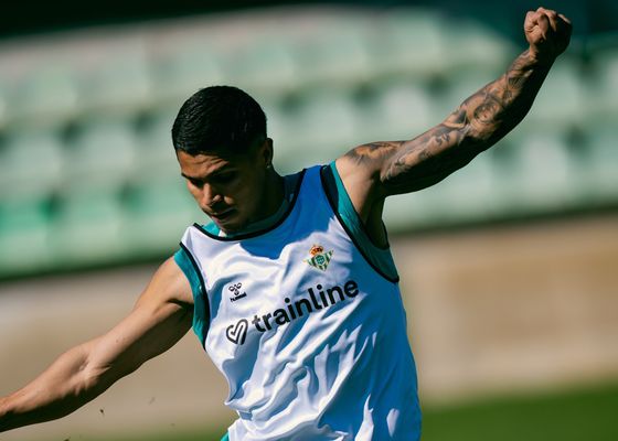 Advertencia de Cucho Hernández el Espanyol con Fornals y Junior ya presentes en el Betis 