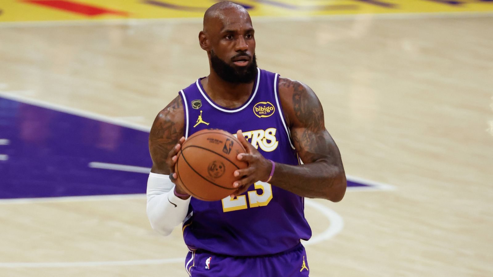 Los Lakers dicen adiós, LeBron James afronta su nuevo futuro y Harden consigue dos vidas extras más