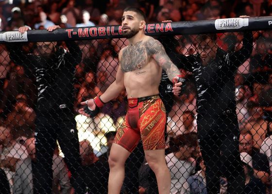 Ilia Topuria suelta la bomba y deja caer que la UFC tiene un plan si la pelea de enero no sale como quiere