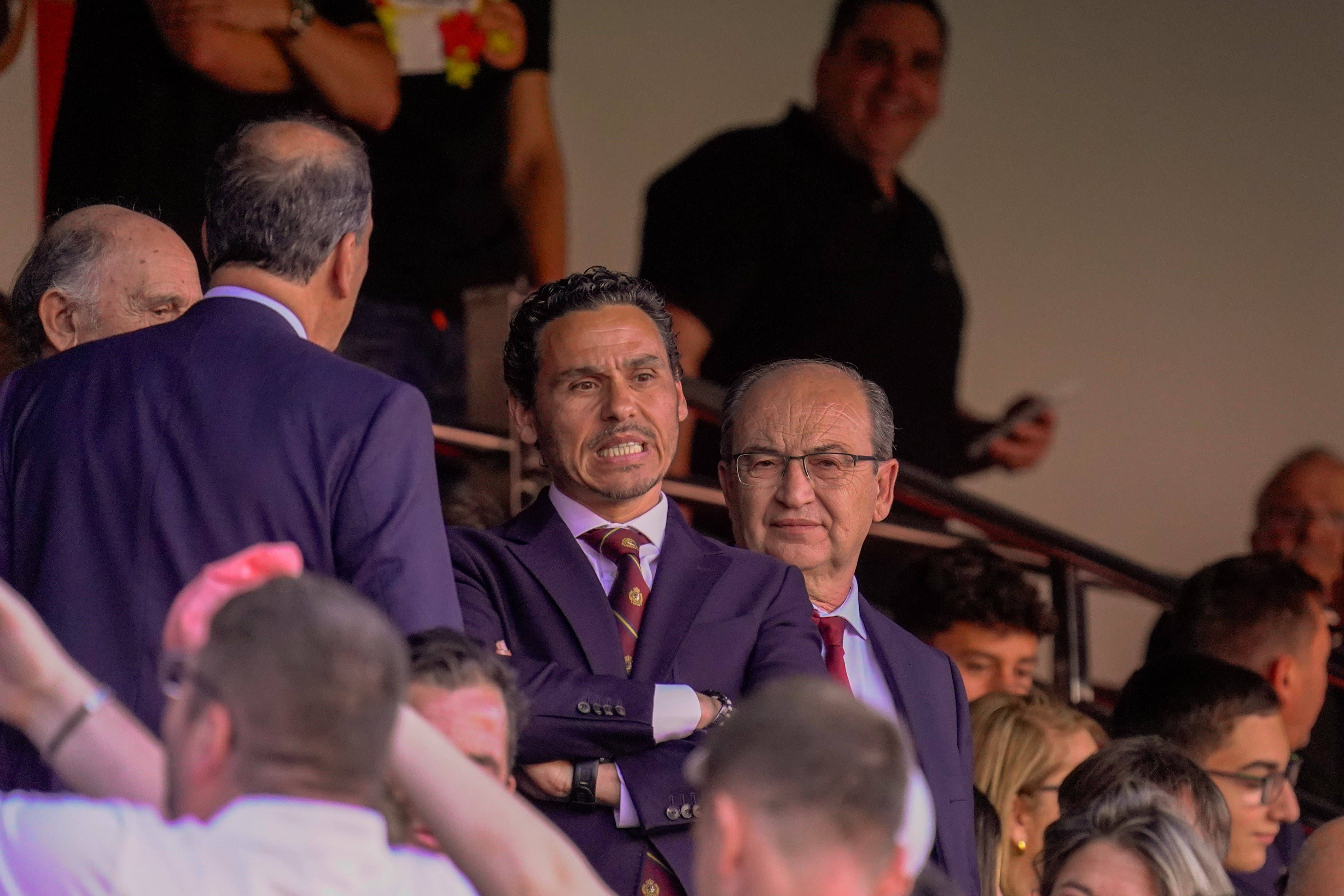 A-Cap ya vende sus acciones mientras que el Sevilla espera a Sergio Ramos