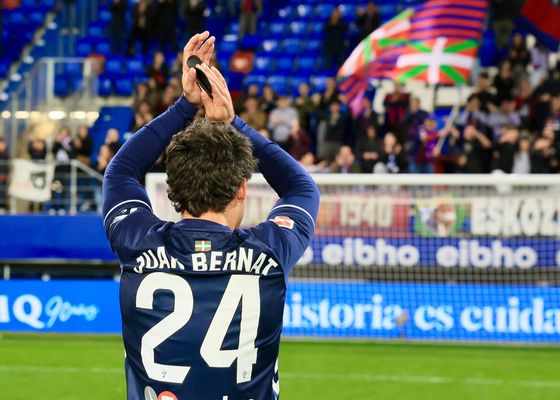 Mala suerte para el Eibar con su último fichaje: Juan Bernat
