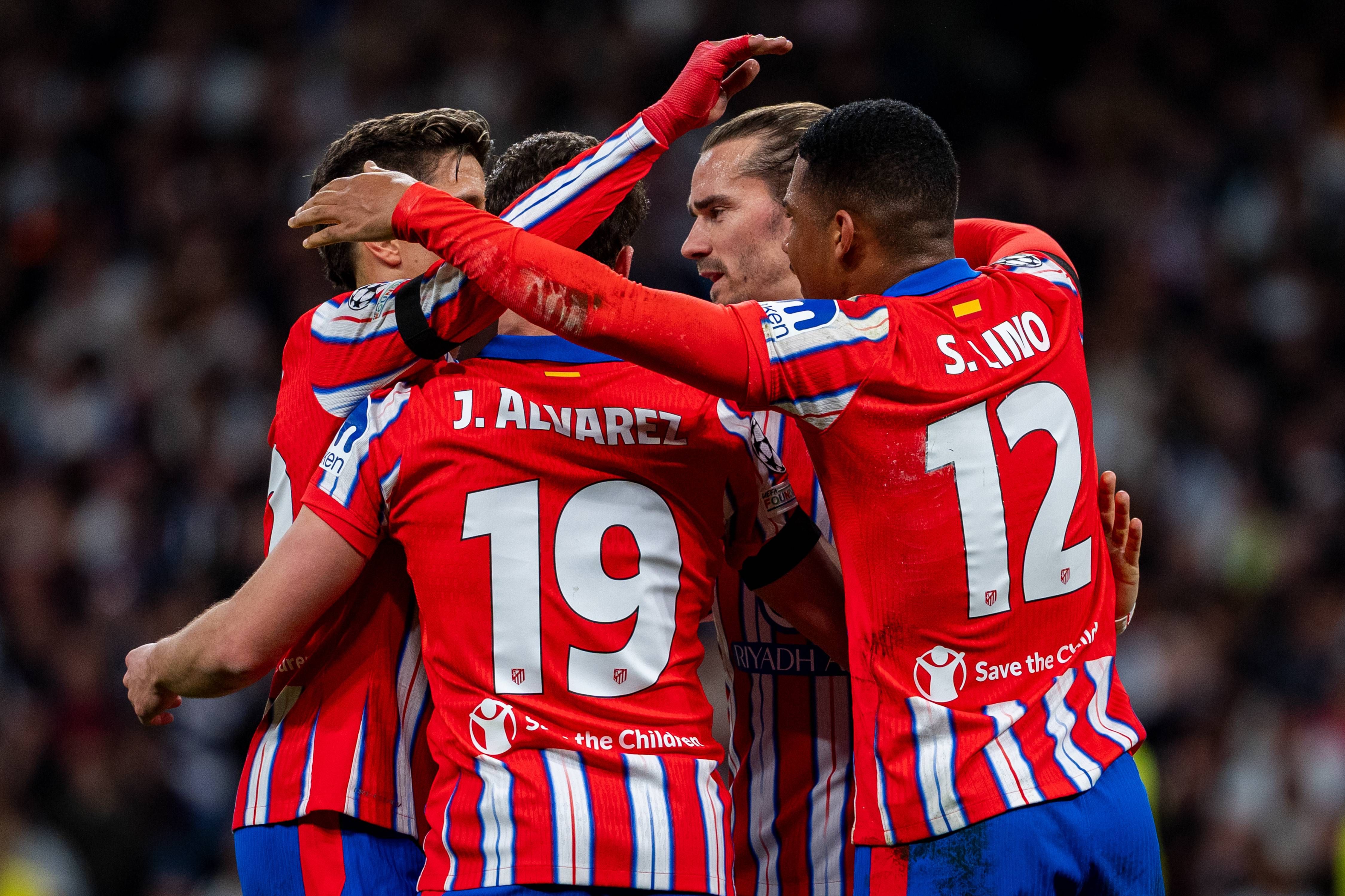 El Atlético de Madrid pasa de la polémica jugada del derbi