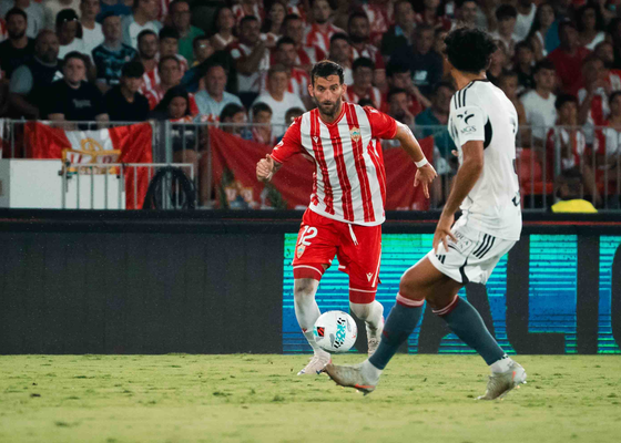 Así queda LaLiga Hypermotion tras el triunfo del Sporting de Gijón y el tropiezo del Almería