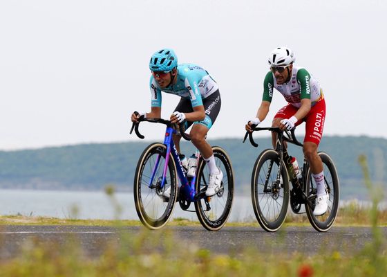 Clasificación Giro de Italia 2026 tras la 1 etapa | Paul Magnier sorprende liderando la general y Jonas Vingegaard sobrevive a una caída masiva