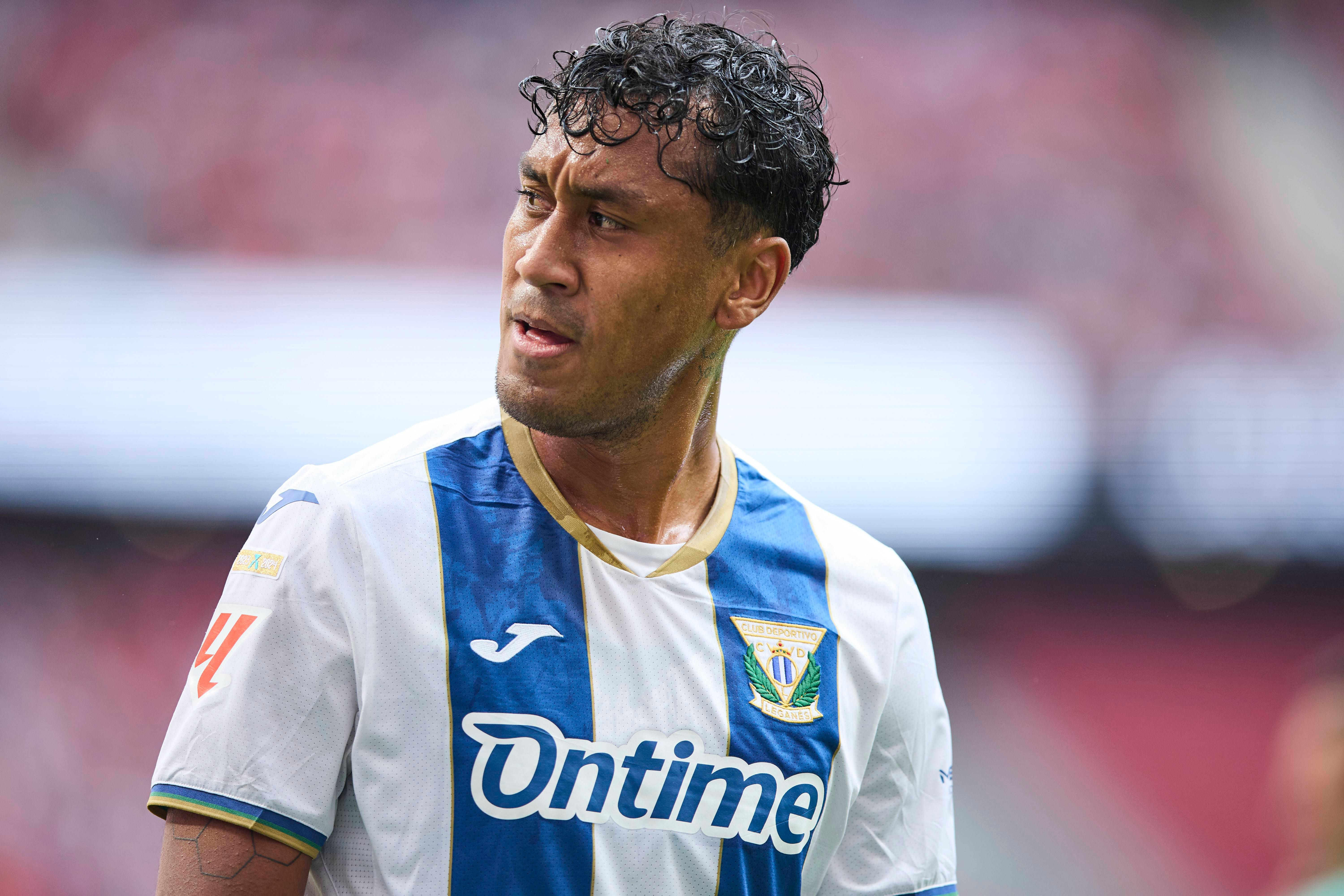 Renato Tapia se marcha al Al Wasl de los Emiratos Árabes y deja atrás Europa