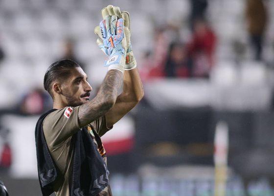 Álvaro Valles, sobre el partido de Vallecas: "El equipo atrás ha estado espectacular"