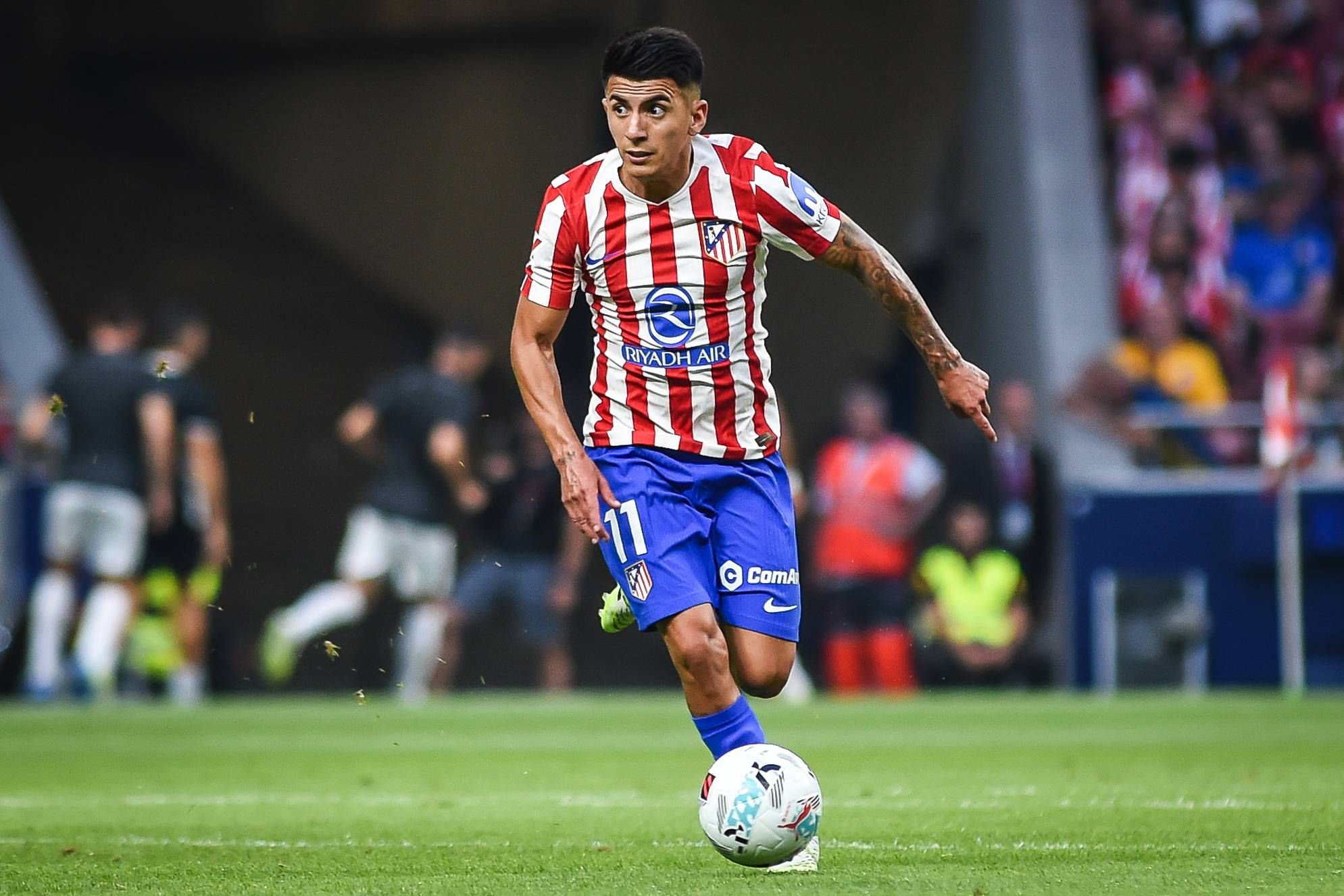 Cerezo presume de plantilla y la afición del Atlético se enfada