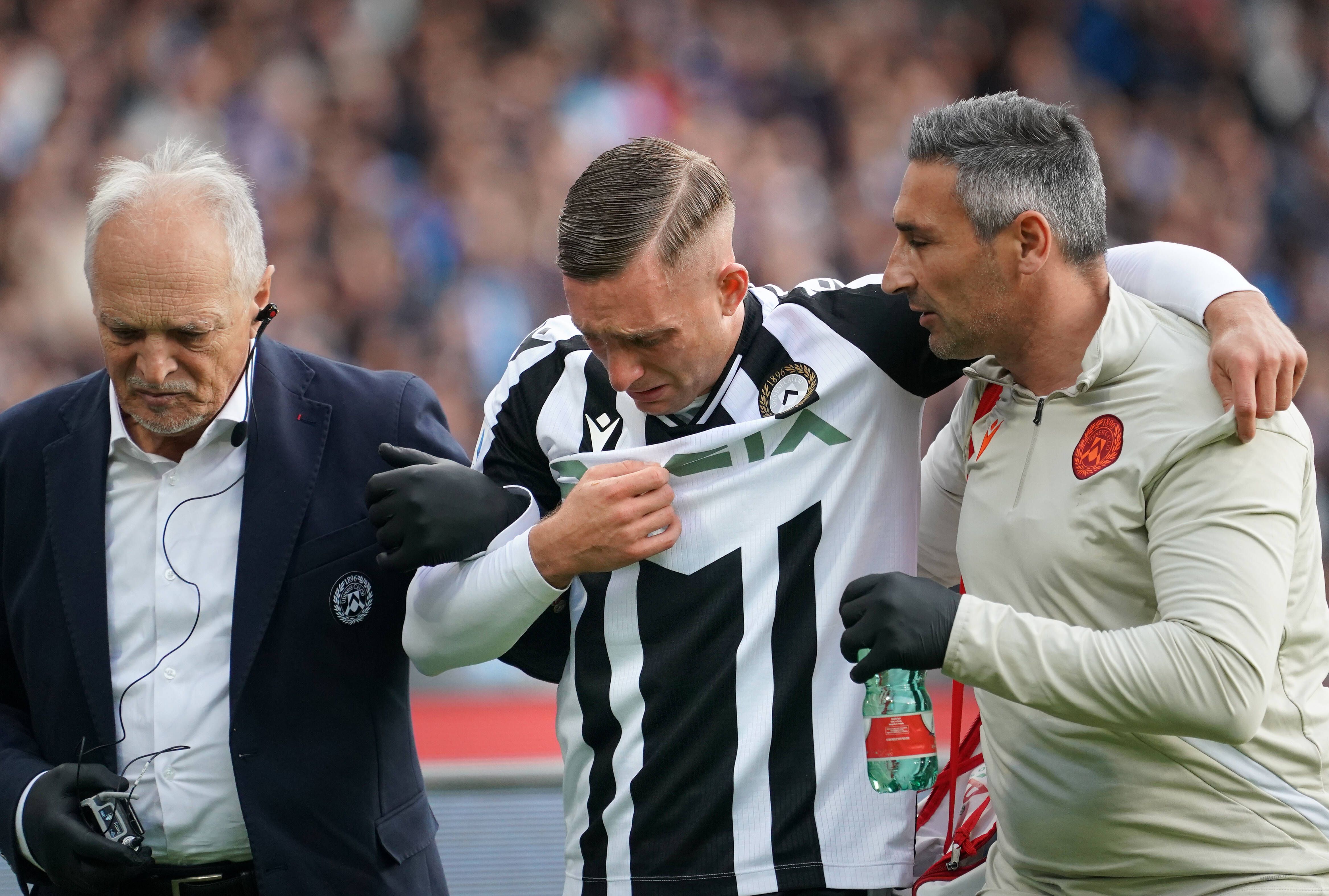 Deulofeu, sin cartílago ni menisco, va dejando atrás su calvario y comienza a sonreir: "Para intentar superarlo, tu hogar debe estar lleno de paz y amor cada mañana"