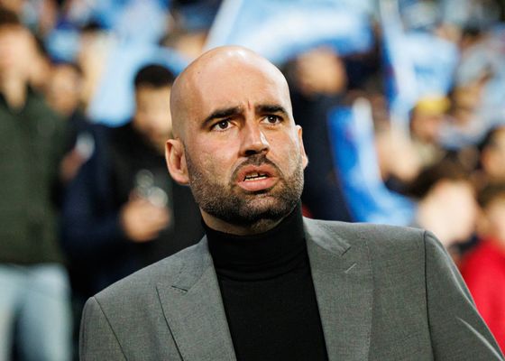 Claudio Giráldez aviva la polémica en la victoria del Real Madrid: "Reclamé la falta a Fer, va con las dos piernas y lo derriba, es muy parecida a la de Asencio"