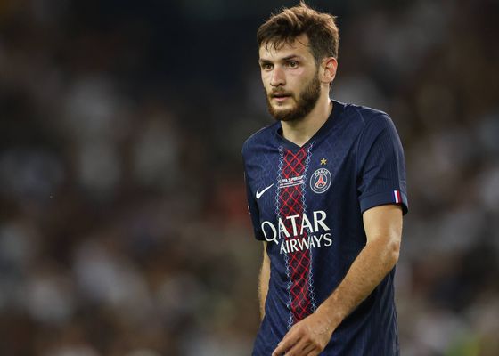 Kvaratskhelia, lesionado antes del debut en Champions