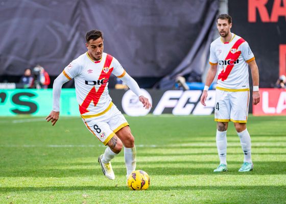 Óscar Trejo alborota Vallecas