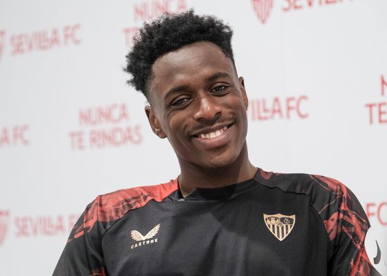 Sambi Lokonga pide al Sevilla su fichaje: "Espero que pueda quedarme aquí por tres o cuatro años"