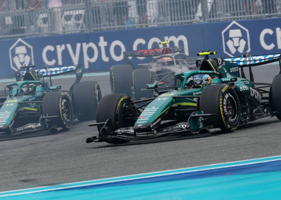 La otra liga que domina Fernando Alonso y en la que cautiva a todos