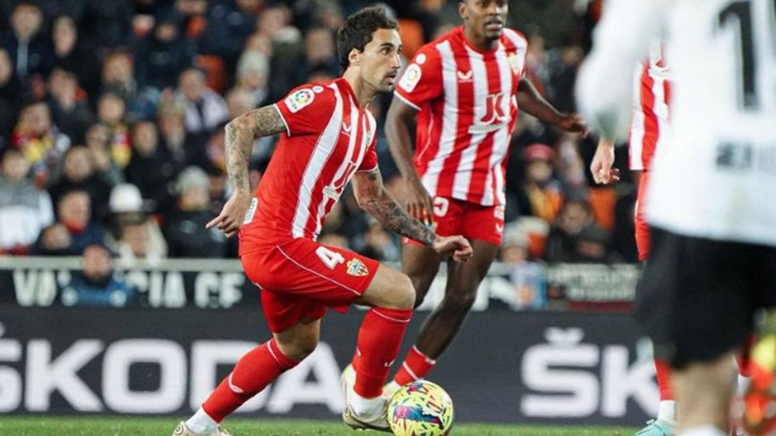 El Almería rompió su contrato y el ex del Athletic ya negocia para jugar en Segunda 