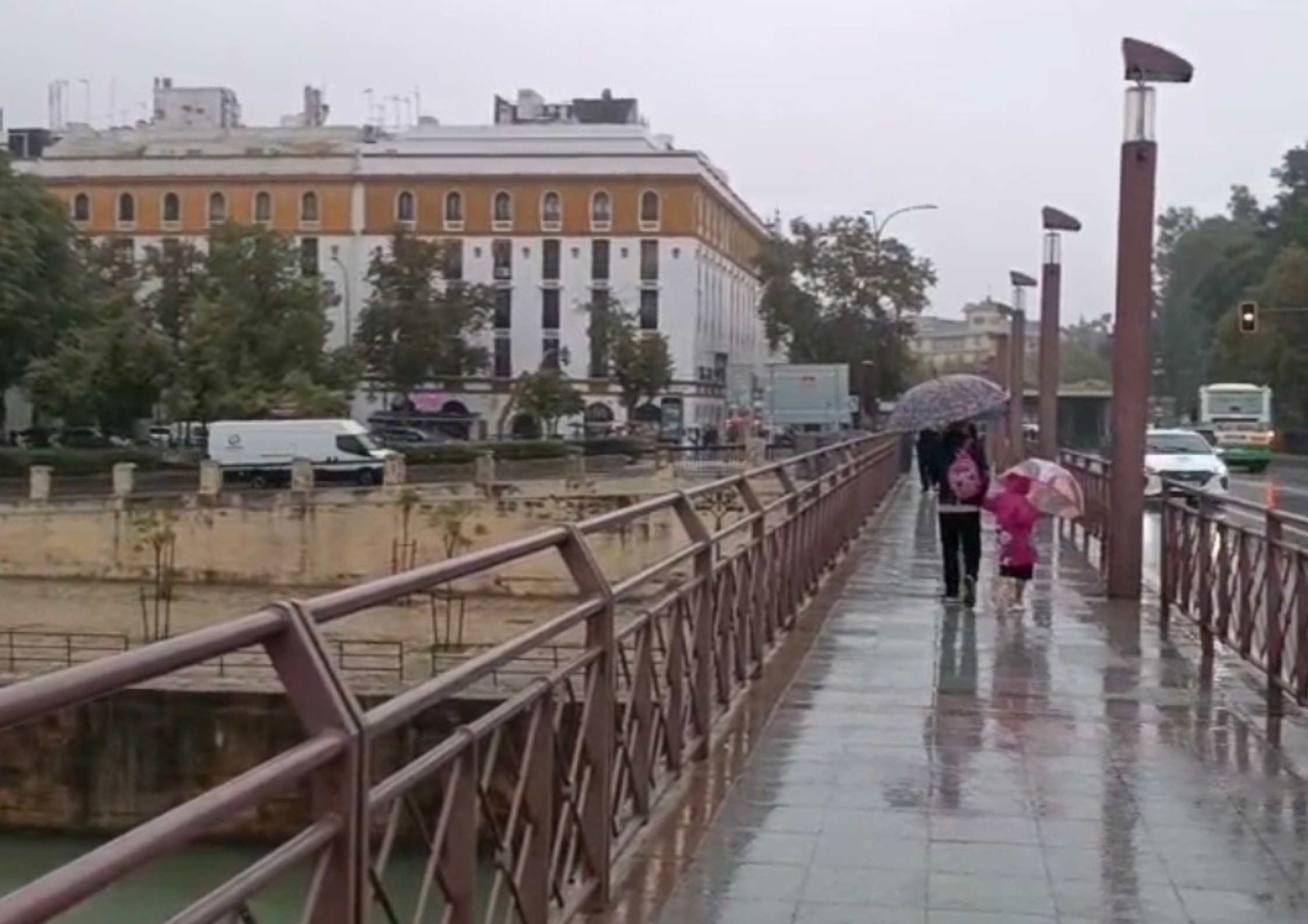 Aviso amarillo en parte de Andalucía por la borrasca Claudia: lluvias intensas, barro y viento