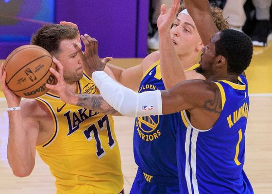 Jonathan Kuminga apunta a los Lakers en otro sonado traspaso a tres bandas