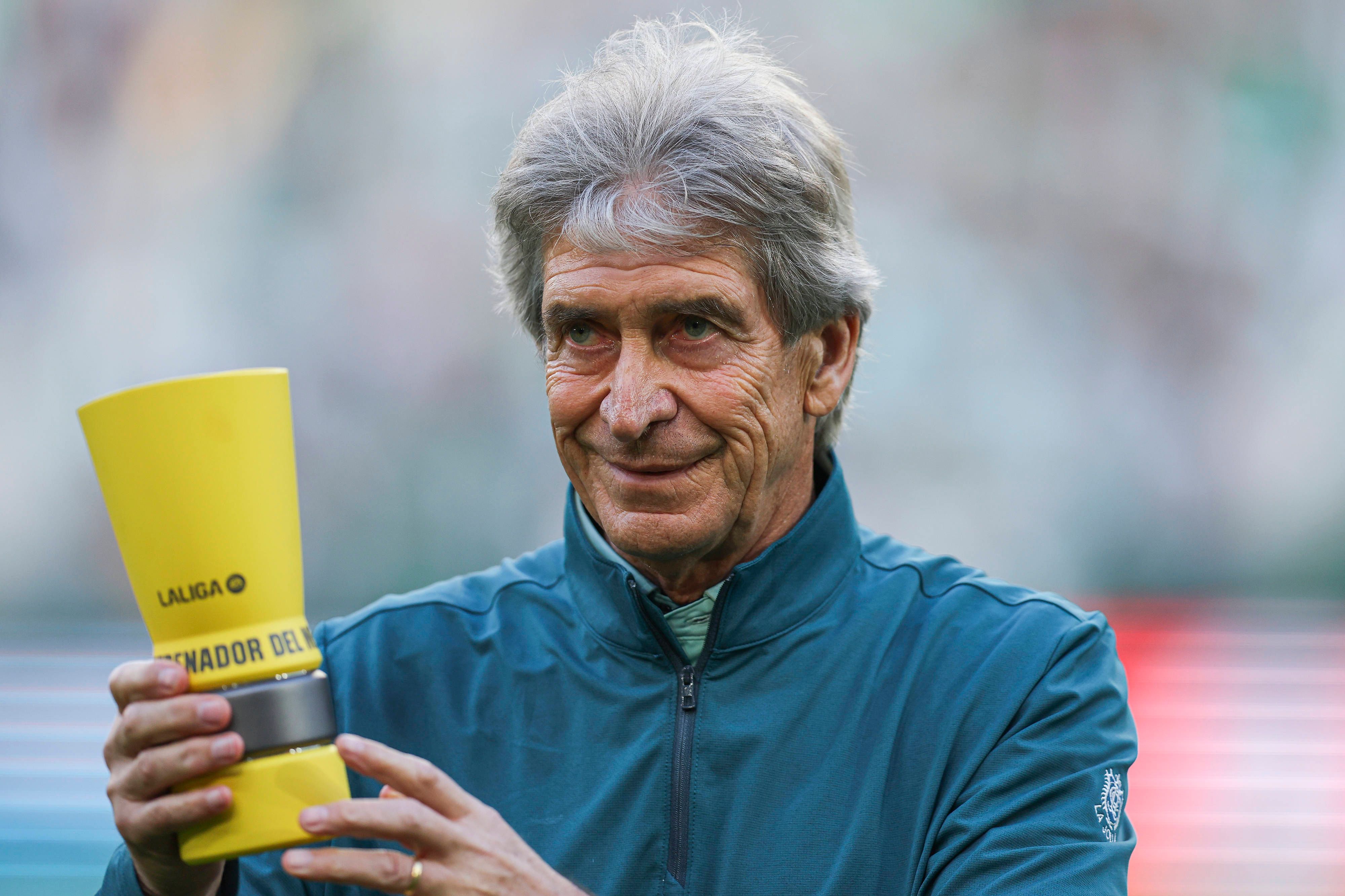 La afición del Betis se alinea contra Pellegrini en sus preferencias