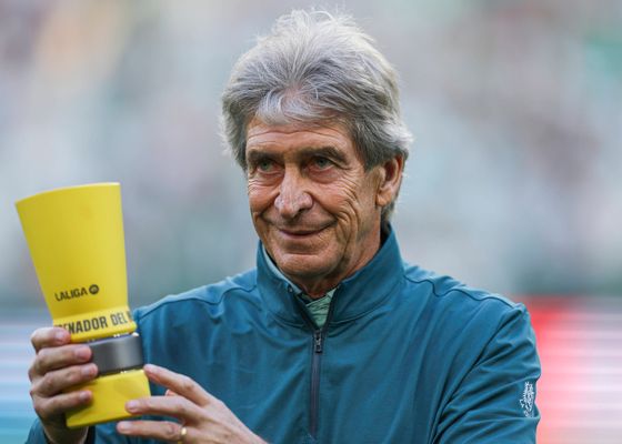 La afición del Betis se alinea contra Pellegrini en sus preferencias