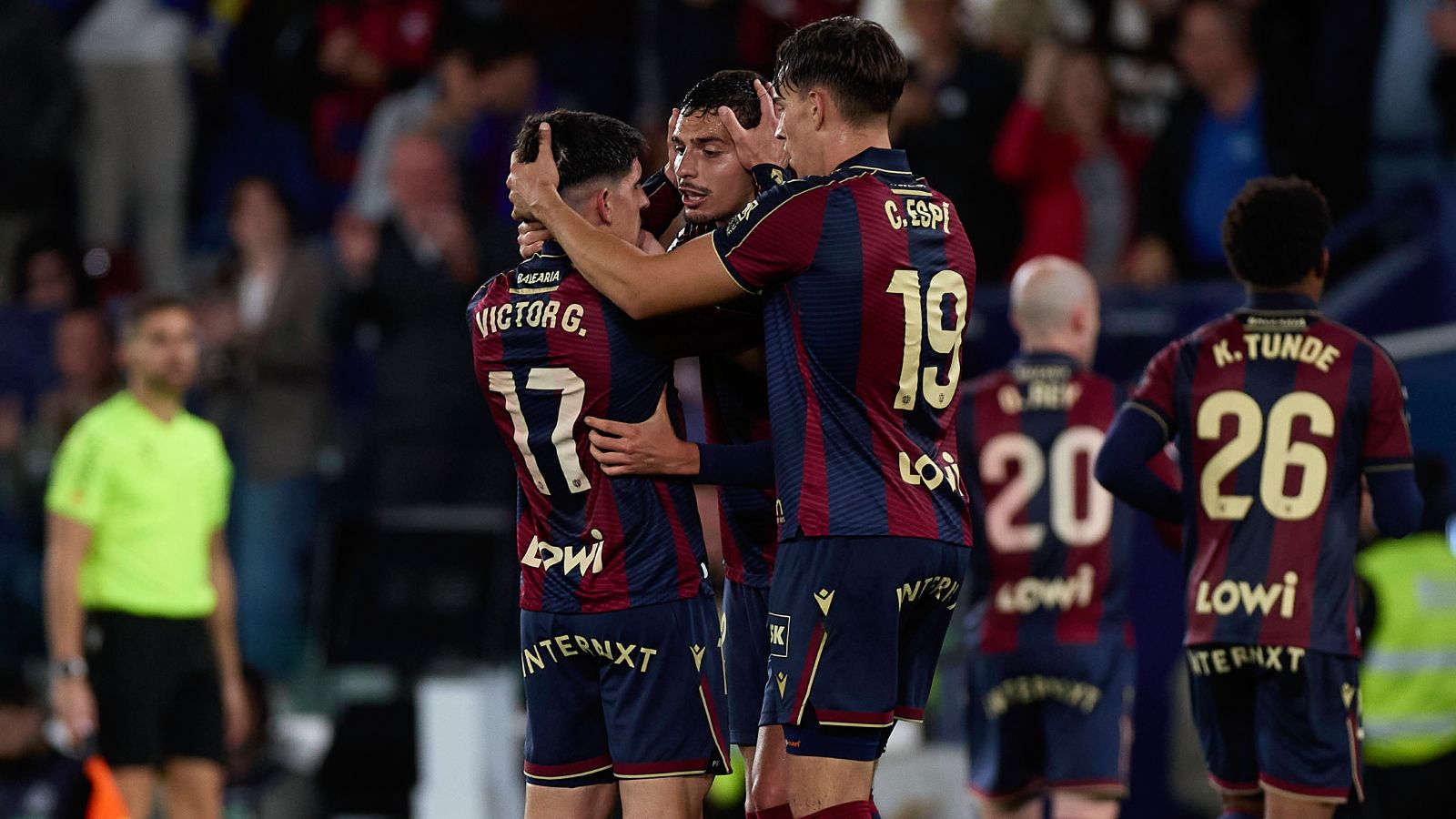 Levante 3-2 Osasuna: Remontada granota ‘in extremis’ para apretar la permanencia