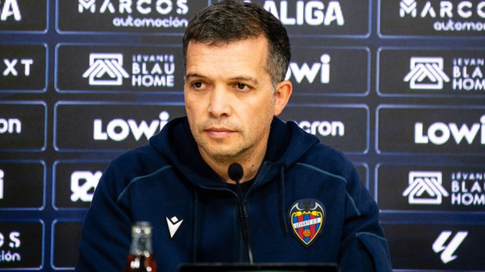 Luís Castro se gana el cariño de Simeone antes del Levante-Atlético
