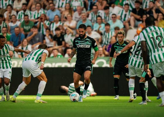 Córdoba 3-4 Betis: La pegada e Isco ilusionan en el estreno de Riquelme y el regreso de Pau López y Álvaro Valles