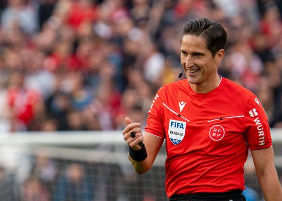 Paco González ‘raja’ de Munuera Montero tras el Barcelona - Real Oviedo: “Es de nevera absoluta”