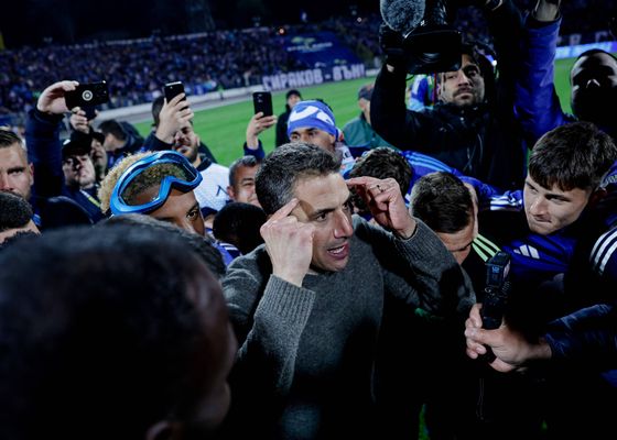 La "experiencia de vida" de Julio Velázquez, historia del Levski: "En mi carrera me ha tocado picar mucha piedra" 