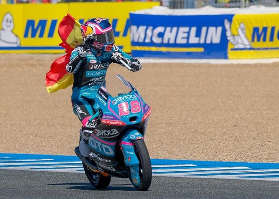 Máximo Quiles no hace prisioneros en Jerez y aumenta su renta en Moto3