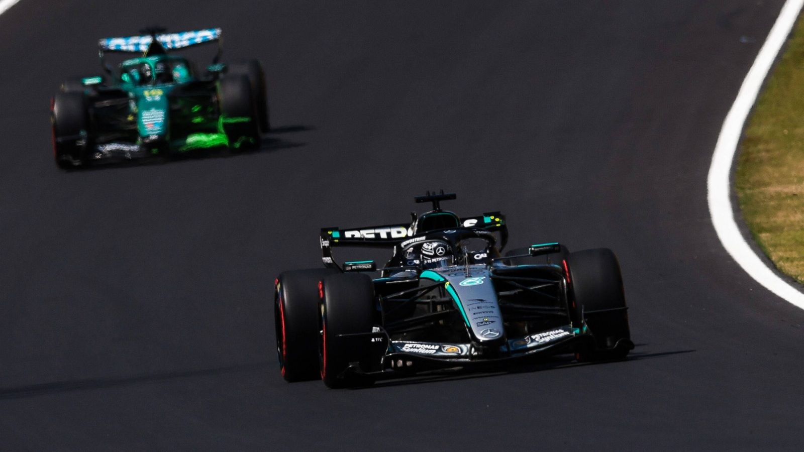 Entre Mercedes y McLaren anda el juego con Fernando Alonso en la sombra