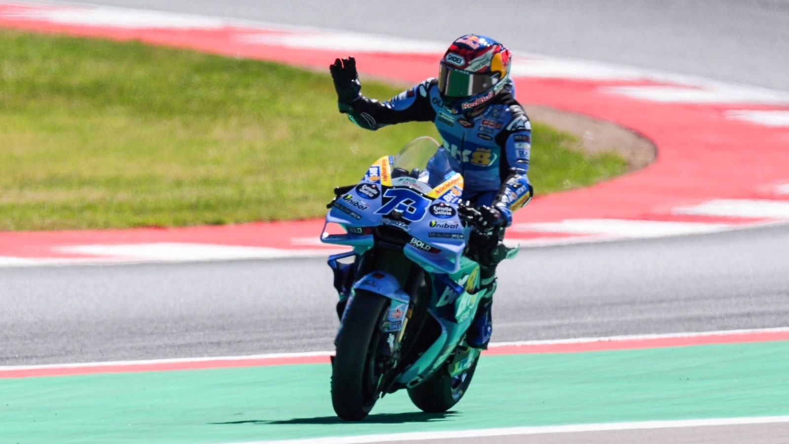 Álex Márquez golpea con todo y deja a Pedro Acosta con las ganas y a Jorge Martín por los suelos