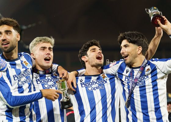 El tuit de la Real Sociedad que remueve a la afición del Valencia y retrata la gestión de Peter Lim 