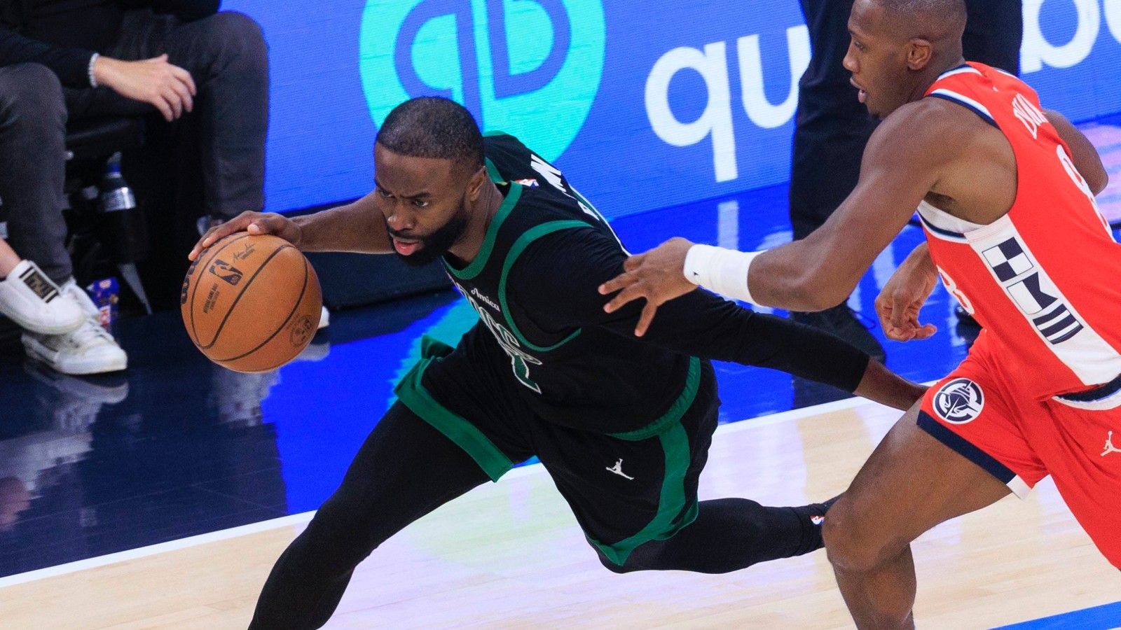 Jaylen Brown se viste de MVP y Joel Embiid es ya una amenaza real