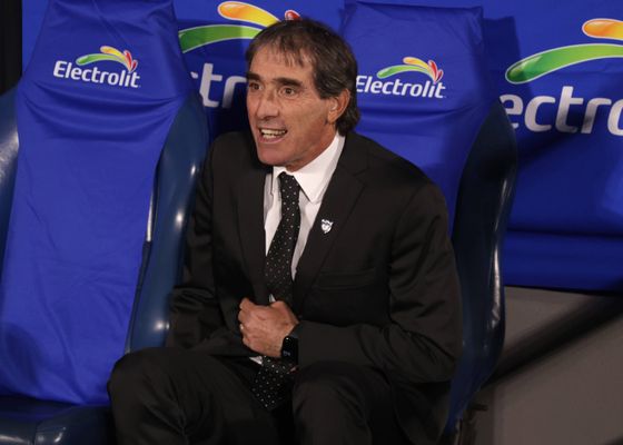 Guillermo Almada acepta al Oviedo y será el tercer entrenador de la temporada