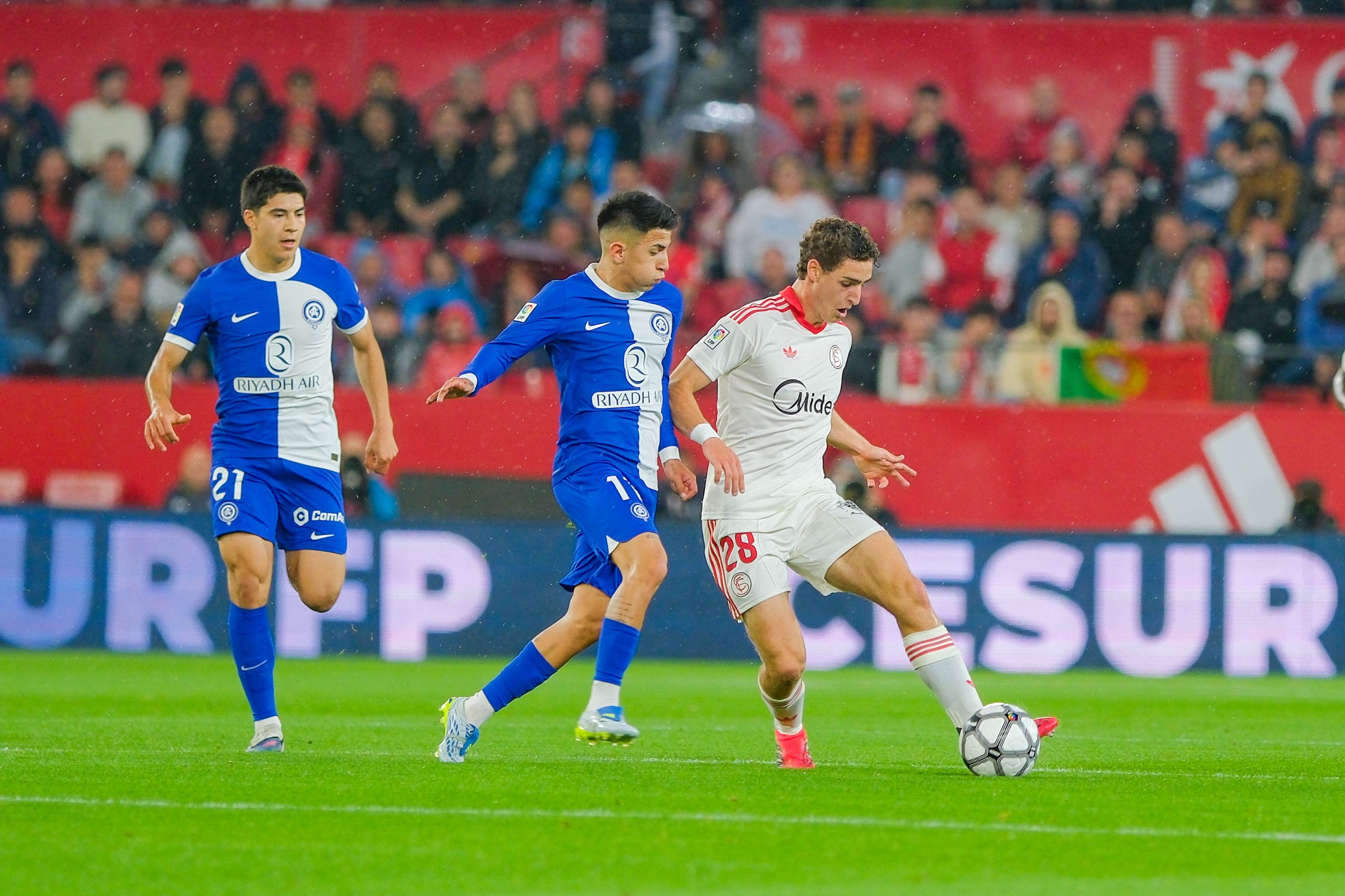 Manu Bueno: "Ahora les necesitamos más que nunca"