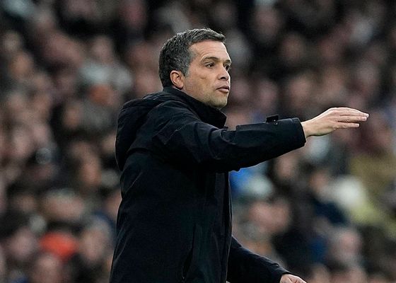 Luís Castro destaca el carácter de la plantilla del Levante: "Han querido tanto que lo han conseguido"  