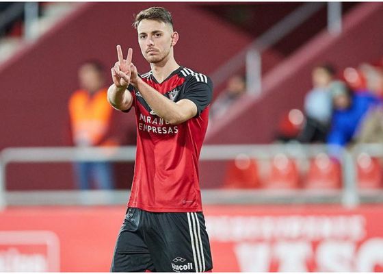 Raúl, un goleador insaciable: hace seis días estudiaba operarse y el sábado celebró un doblete