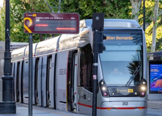 Tussam limita temporalmente el recorrido del tranvía por obras en Plaza Nueva