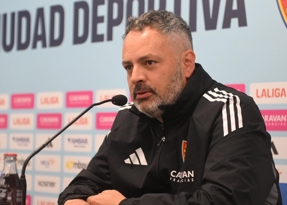 David Navarro, técnico del Real Zaragoza, entregado a Rober González: "Recupera a través de la inteligencia"