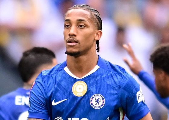 Bojan Krkić Sr apuesta por Joao Pedro para el Barcelona y descarta a Julián Álvarez