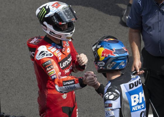 Álex Márquez da las claves a Bagnaia para plantar cara a Marc