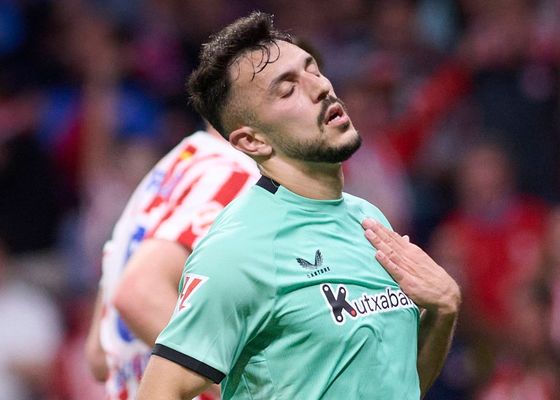 Aitor Paredes, defensa del Athletic Club: "Parece que no nos viene bien ponernos de cara en el partido"