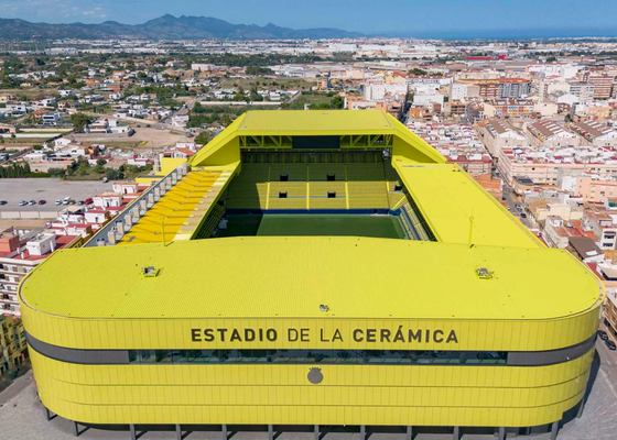 El Villarreal invita a un joven aficionado, seguidor de Edu Aguirre, a La Cerámica tras hacerse viral en televisión