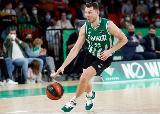 El alero letón Bertans renueva con el Betis por dos temporadas