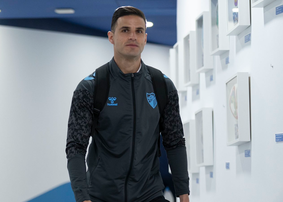 Luismi Sánchez es trasladado a un hospital tras el golpe con un jugador del Eibar