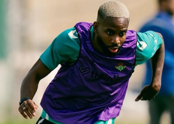 Bakambu mueve ficha y perfila un futuro fuera del Betis: "Lo mejor está por llegar" 