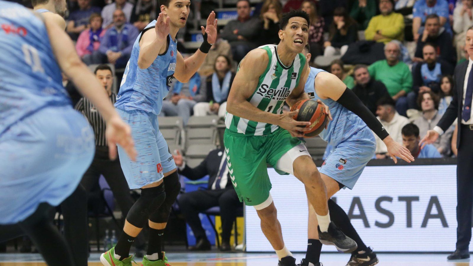 114-115: el Betis respira con la mayor anotación conjunta de la década