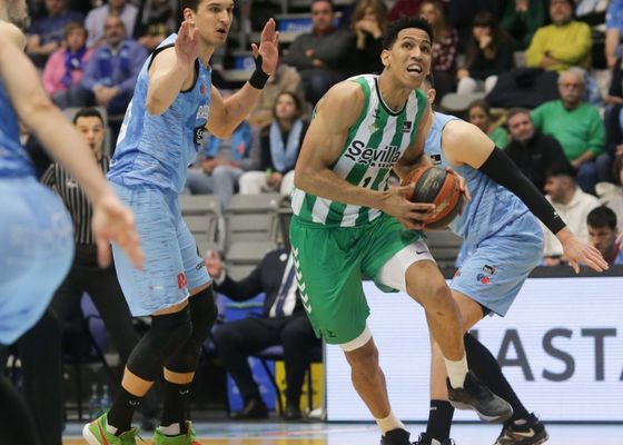 114-115: el Betis respira con la mayor anotación conjunta de la década